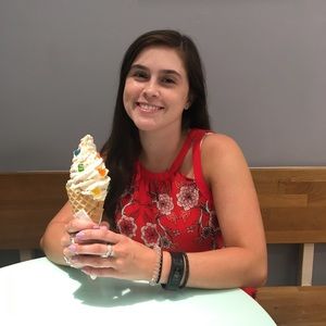 Meet your Posher, Jillian